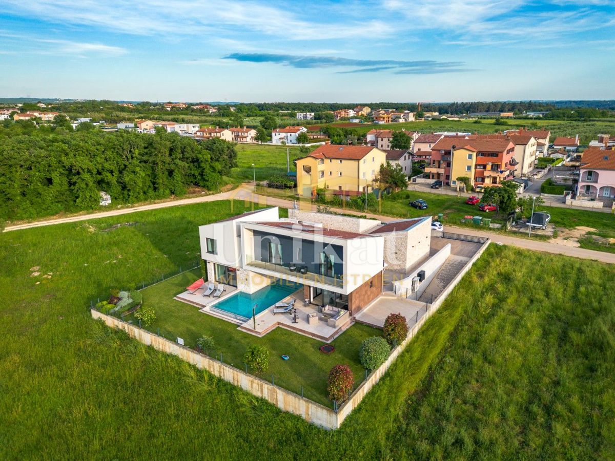 Casa di lusso con garage sotterraneo - 3 km dal mare